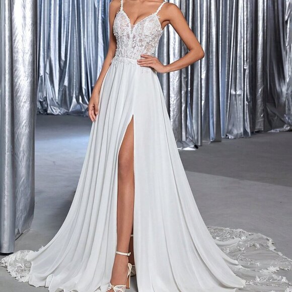 White Women's Elegant Luxurious Embroidery Wedding dress - Picture 6 of 7